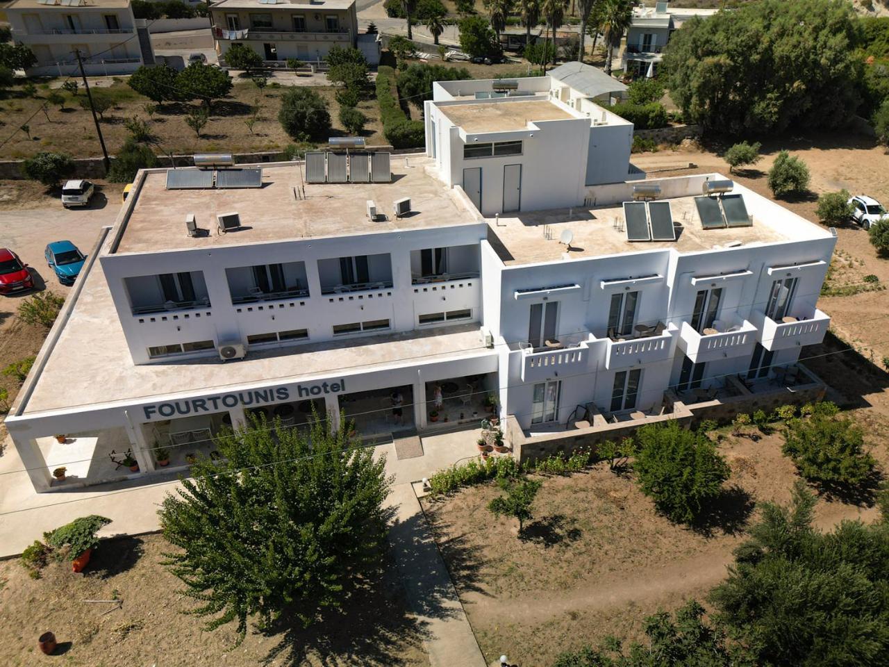 קפלוס Fourtounis Hotel מראה חיצוני תמונה