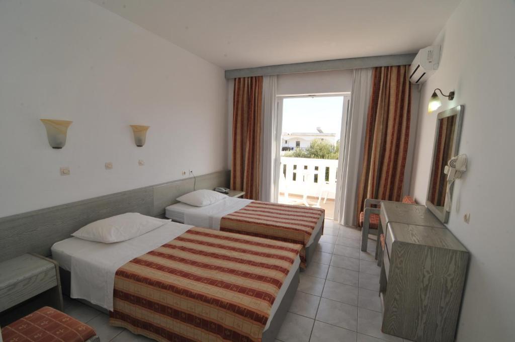 קפלוס Fourtounis Hotel מראה חיצוני תמונה