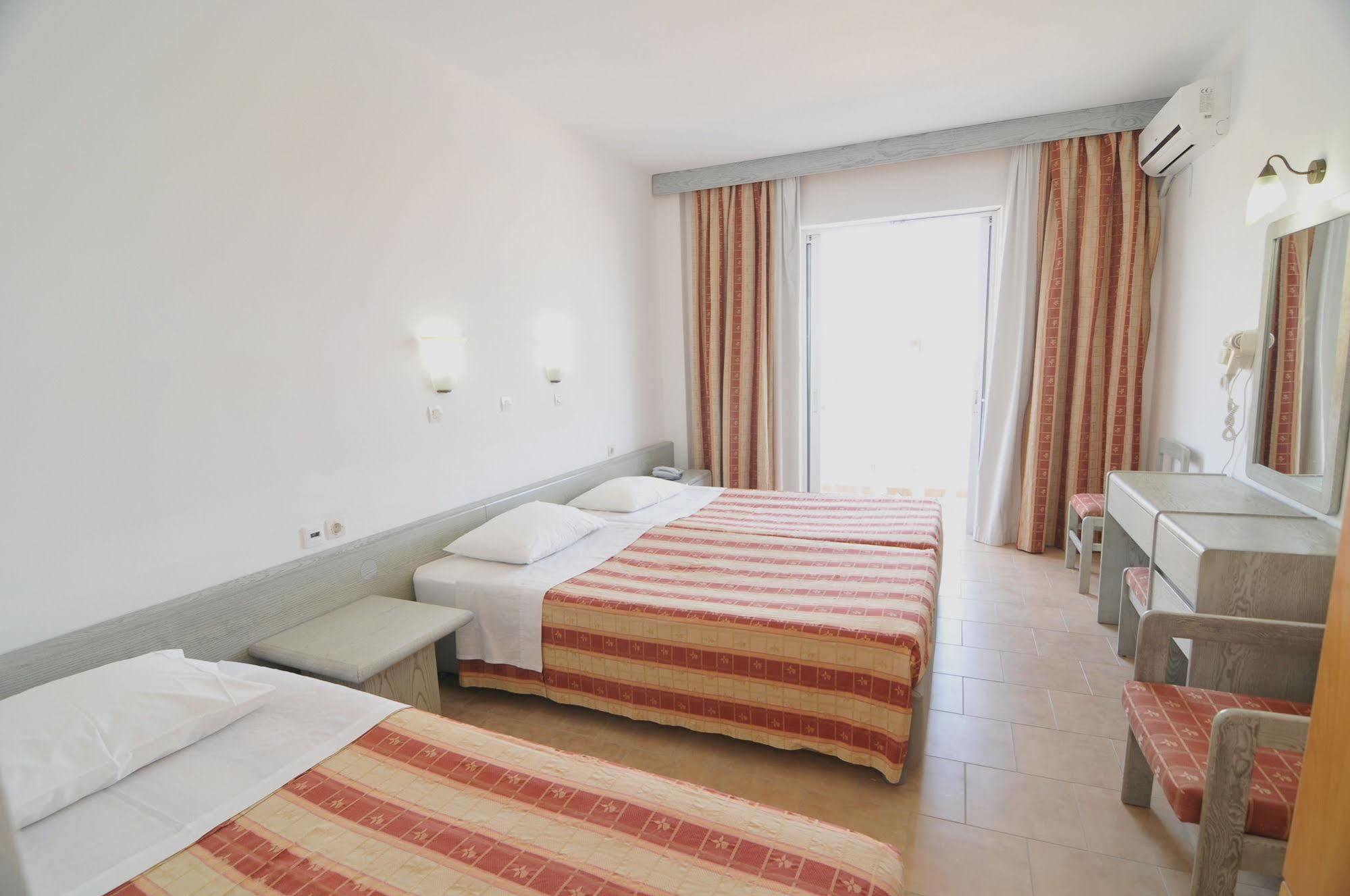 קפלוס Fourtounis Hotel מראה חיצוני תמונה