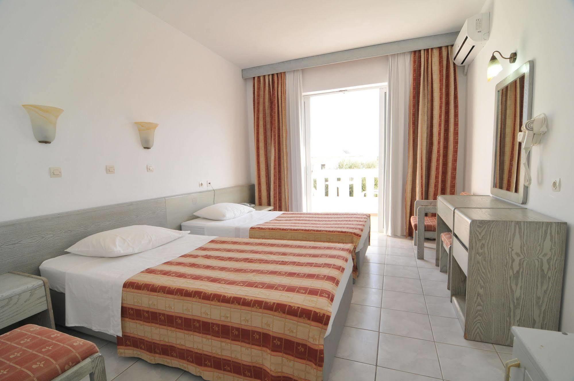 קפלוס Fourtounis Hotel מראה חיצוני תמונה