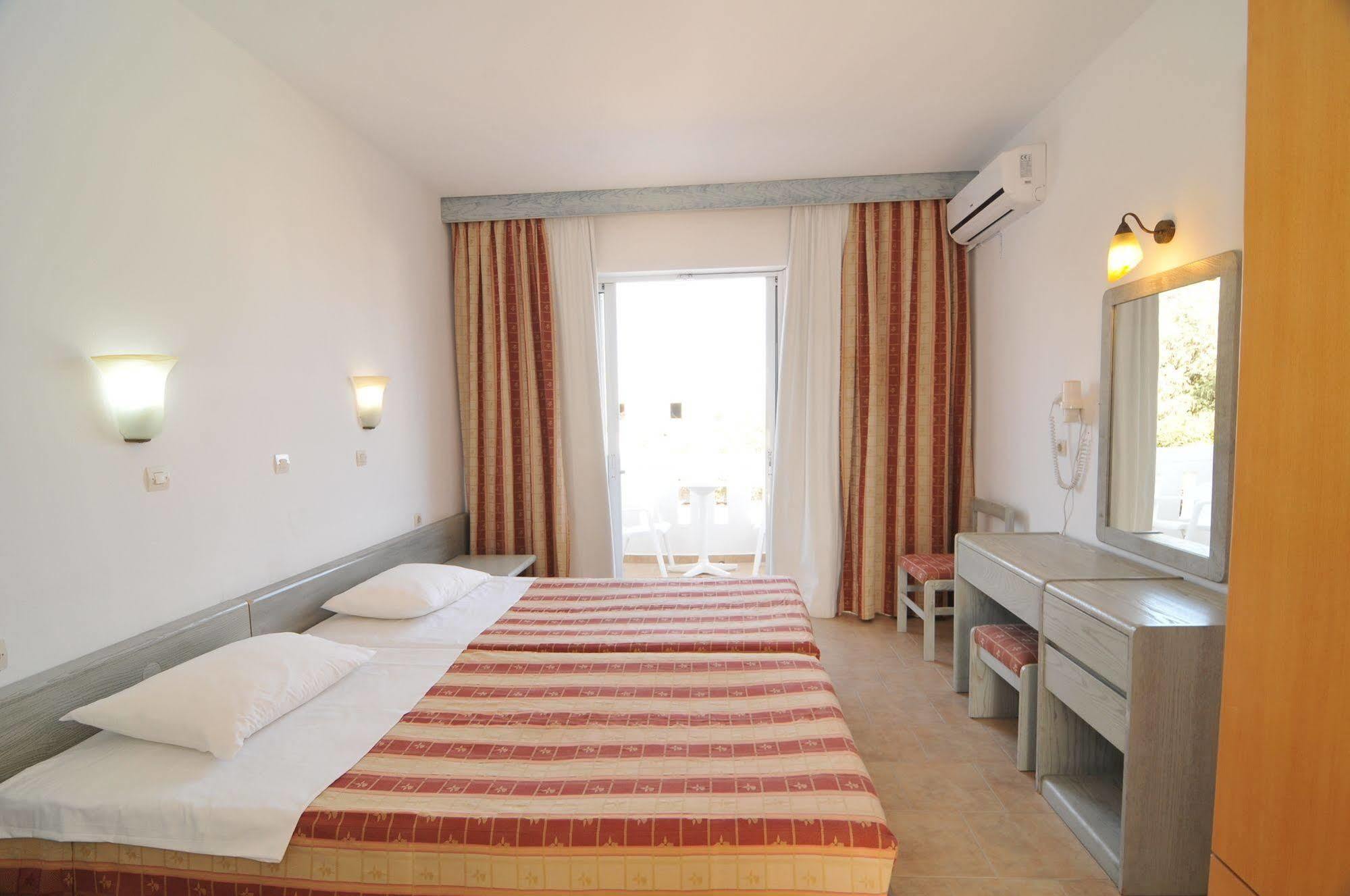 קפלוס Fourtounis Hotel מראה חיצוני תמונה